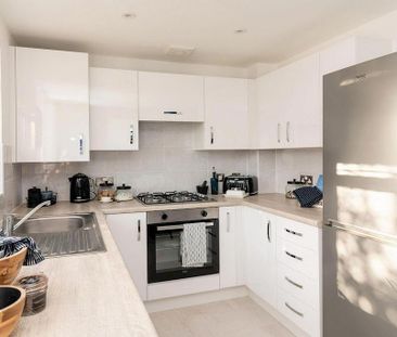 2 bedroom semi-detached house to rent - Photo 2