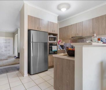 Glen Waverley - Photo 2