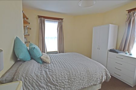 Albert Road Parkstone, Poole, Dorset, BH12 2BX - Photo 2