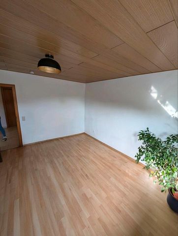 Helle 4 Zimmerwohnung mit Balkon und Ausblick - Photo 2