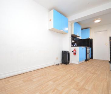 4 bedroom terraced house to rent - Photo 4