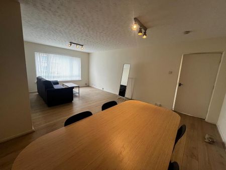 2 bedroom flat to rent - Photo 3