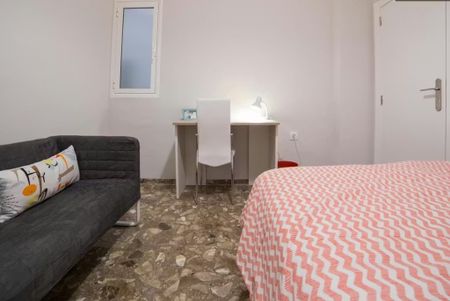 Carrer Les Centelles, Valencia, Valencian Community 46006 - Photo 2