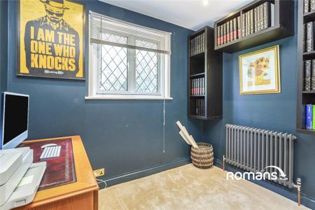 5 bedroom detached house to rent - Photo 2
