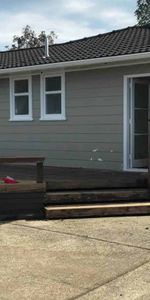 Fenced family home - Photo 3