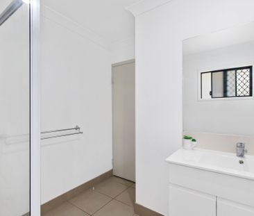 SHARE HOUSE - ALL ROOMS AVAILABLE - Photo 1