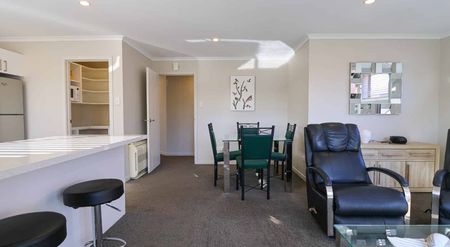 Fully Furnished 3-Bedroom Standalone Townhouse in Central Mosgiel - Photo 5