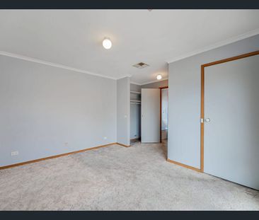 31 Newlyn Drive, Craigieburn, Vic 3064 - Photo 5