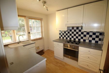 Studio to rent - Photo 3