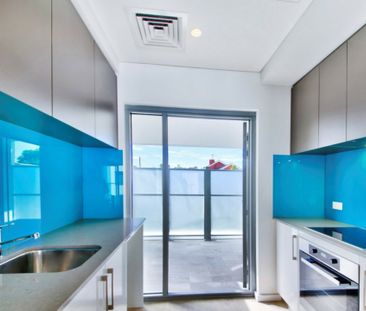 Rear 2 Bedroom Apartment - Photo 1