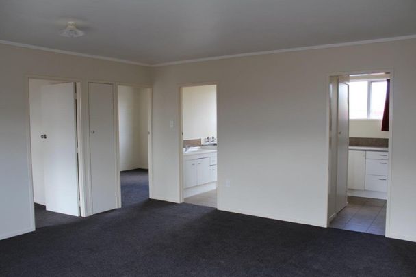 Lovely 2 bedroom unit - Photo 1