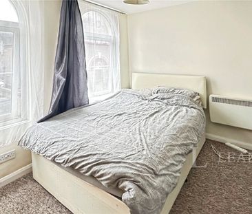 1 bedroom studio to rent Cardigan Street, Luton, Bedfordshire, LU1 - Photo 2