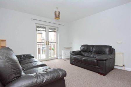 24 Maldon Court, Belfast, BT12 6GY - Photo 3