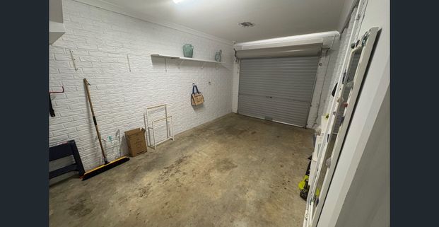 Beautiful townhouse just steps to the beach - Photo 1