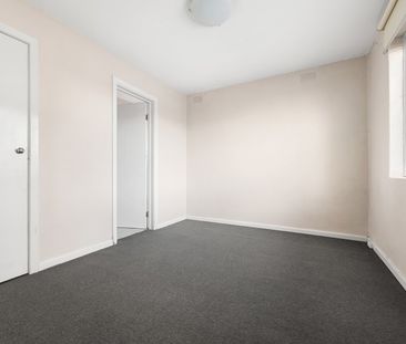 3/120 Rankins Road, Kensington VIC 3031 - Photo 3