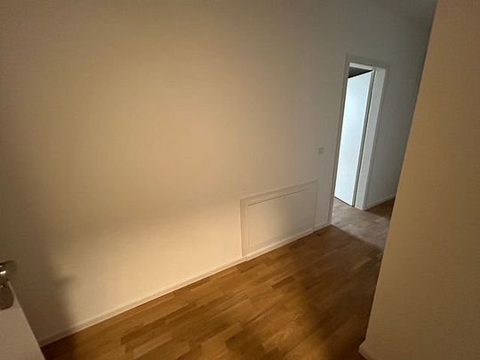 Erstbezug nach Sanierung - Attraktive 2- Zimmerwohnung mit EBK zu vermieten! - Foto 1