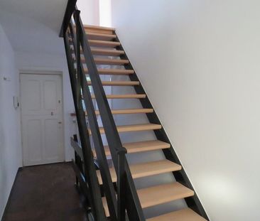 Villa met zonnige tuin in een rustige buurt - Foto 1