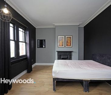 4 bedroom terraced house to rent - Photo 4