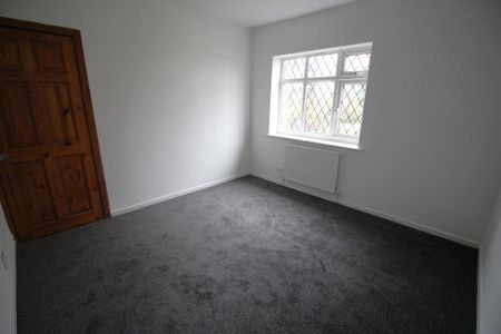 3 bedroom end of terrace house to rent - Photo 5