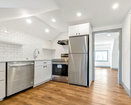 For Lease - 622 Simcoe Street Unit# 3rd Flr, Oshawa, Ontario - Photo 2
