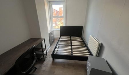 5 bedroom terraced house to rent - Photo 4