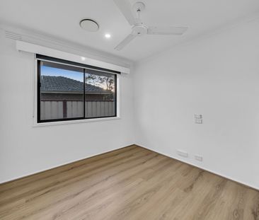 Modern Comfort Meets Family Functionality – Newly Renovated Gem in ... - Photo 3