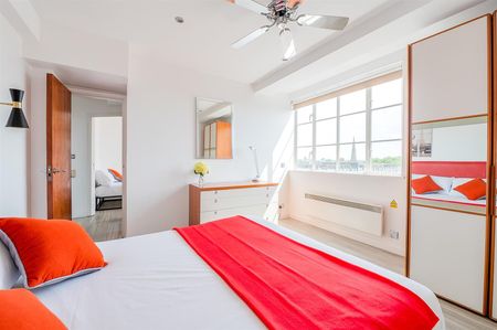 ROLAND GARDENS, SW7, London - Photo 4