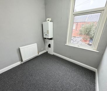 2 Bedroom Mid Terraced House - Photo 5