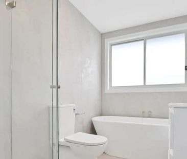 Stylish 4-bedroom family home! - Photo 3