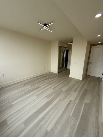 For Lease - 9017 Leslie Street Unit# 310, Richmond Hill, Ontario - Photo 3