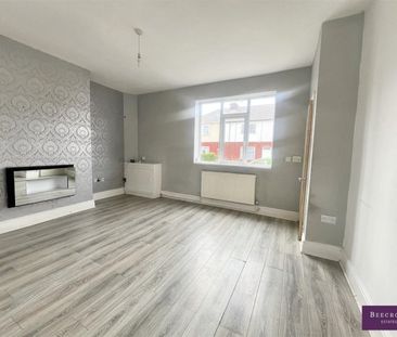 3 bed Terraced - To Let - Photo 2