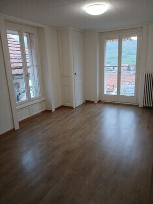 Located 5 minutes walk from the center and 10 minutes from the train station - Foto 1