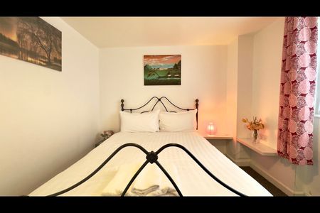 2 Bed Flat, Great Western Road, W9 - Photo 2