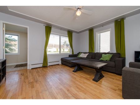 Rancher Home in Peaceful Neighbourhood - Photo 2