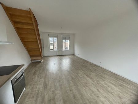 Location Appartement 2 pièces 56 m2 à Saint-Quentin - Photo 2