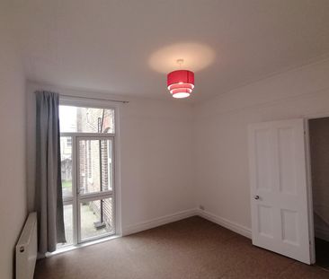 Belmont Road, Uxbridge, UB8 - Photo 4