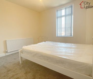 2 Bedroom Mid Terraced House - Photo 1