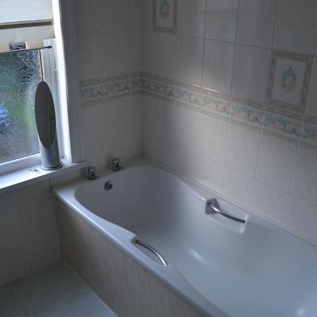 2 bedroom semi-detached house to rent - Photo 3