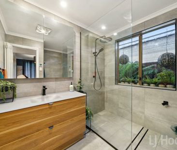 Renovated 3 Bedroom House - Photo 4