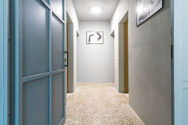 Enchanting single room, minutes away from IULM and Bocconi - Photo 1