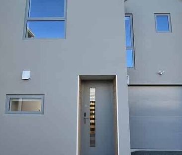 Modern New Townhouse in St Albans - Photo 5