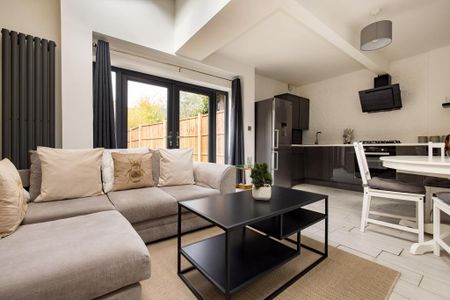 2 bedroom ground floor flat to rent - Photo 3