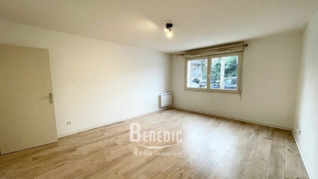 Grand studio avec parking - SAURUPT - Photo 1