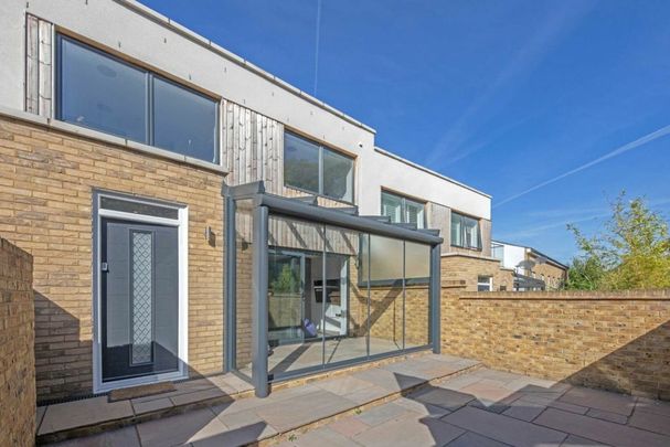 Surbiton Hill Road, KT6, London - Photo 1