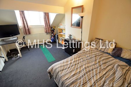 7 Bedroom Mid Terraced House for rent in Chestnut Avenue - Photo 5