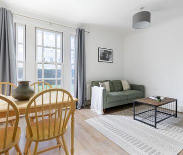 2 bedroom ground floor flat to rent - Photo 2