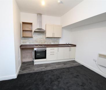 1 bedroom ground floor flat to rent - Photo 2