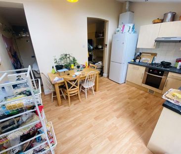 5 bedroom terraced house to rent - Photo 3