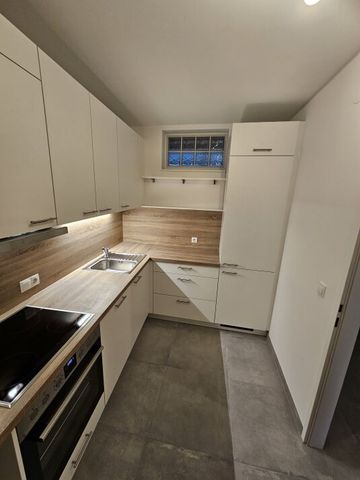 Hell, ruhig, 20m² Terrasse, 2 getrennt begehbare Zimmer, 6 Min zur U-Bahn, perfekte Fahrrad und Autoanbindung, Garage optional, Zweitbezug nach Renovierung, - Photo 5