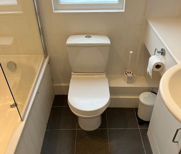 2 Bed Flat, Birkbeck Road, SW19 - Photo 5